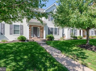 118 Baneberry Ln, Lititz, PA 17543