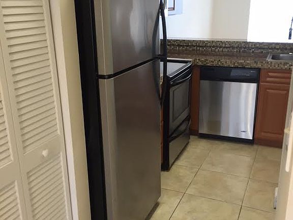 2nd image of 1102 Glenmoor Dr