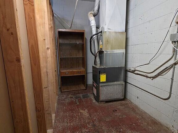 5th image of 11222 Hickman Mills Dr