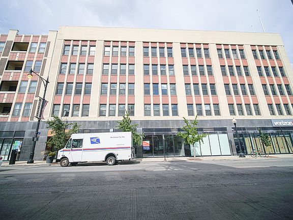 3rd image of 4015 N Milwaukee Ave Unit 302