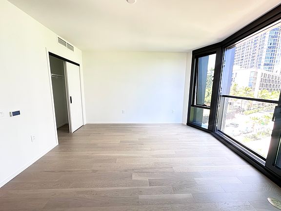 3rd image of 333 Ward Ave #726