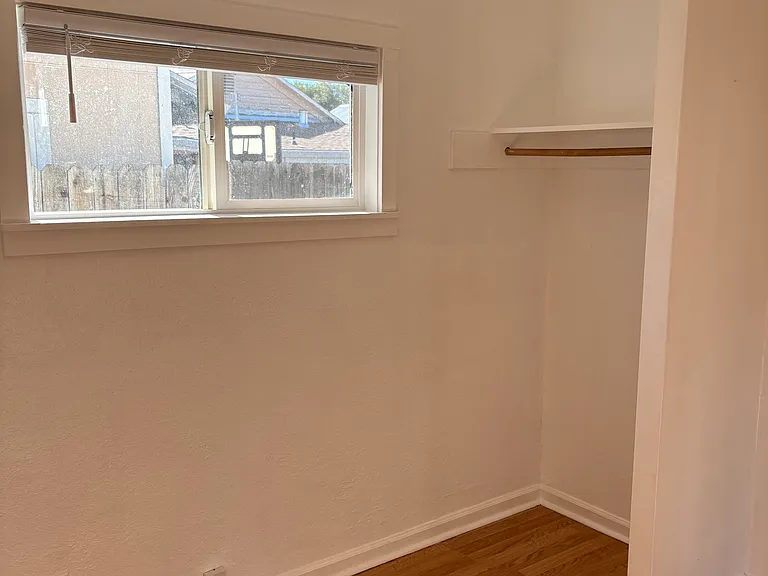 123 Leslie St #B — Photo 9