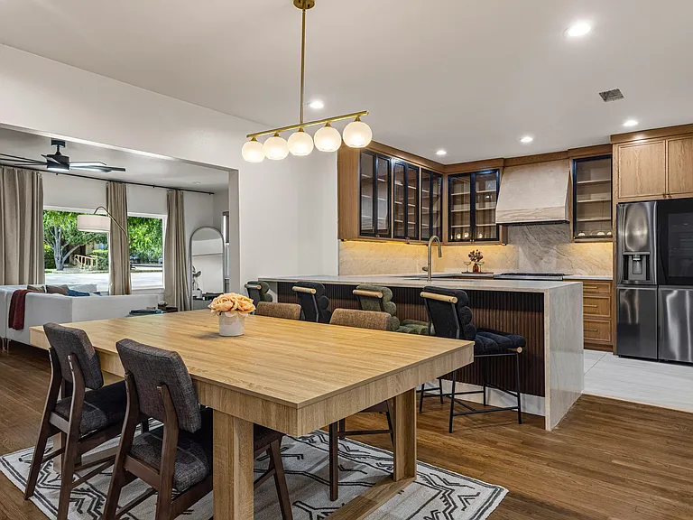422 S Montreal Ave — Photo 8