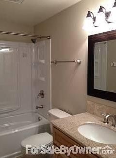 5th image of 120 NE Juniper Ave