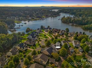 343 Montibello Dr, Mooresville, NC 28117