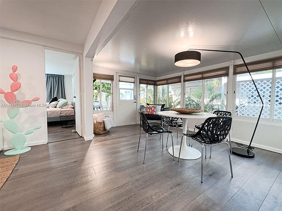 5th image of 2754 E Marina Dr