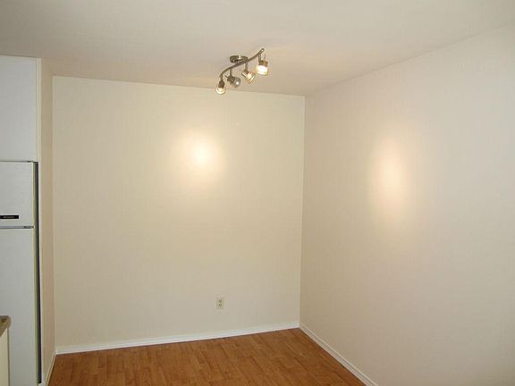 3rd image of 19428 Aurora Ave N Unit 224