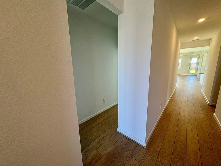 9743 Lucky Knot Ln — Photo 3