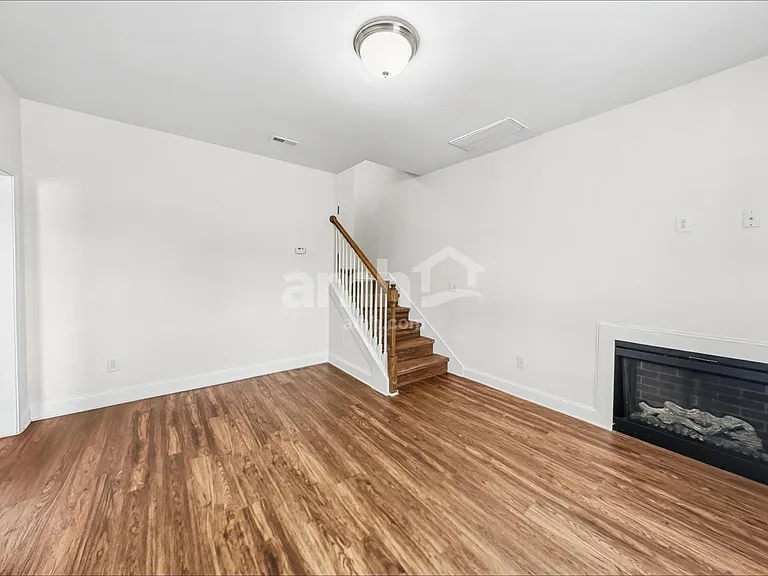 1706 Antebellum Dr — Photo 8