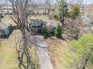 6901 W 82nd St, Overland Park, KS 66204
