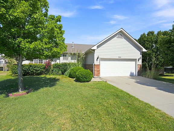 2nd image of 325 N Clay Cir