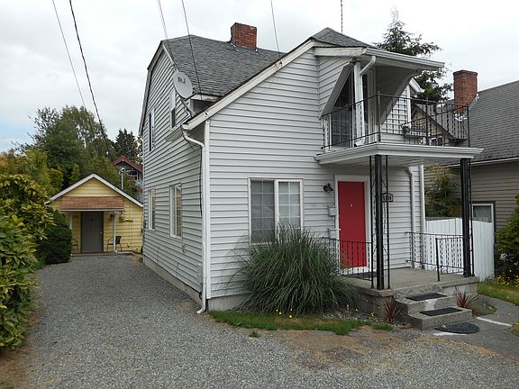 Cottage in the back