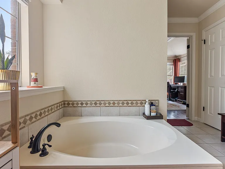 2305 Raintree Path — Photo 20