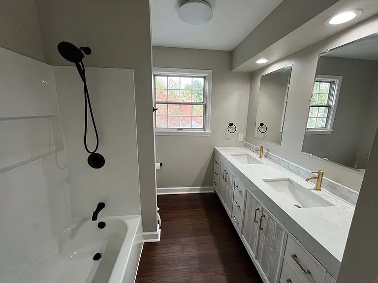 2nd floor shared bath