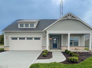 279 Chestnut Ln, Akron, OH 44333
