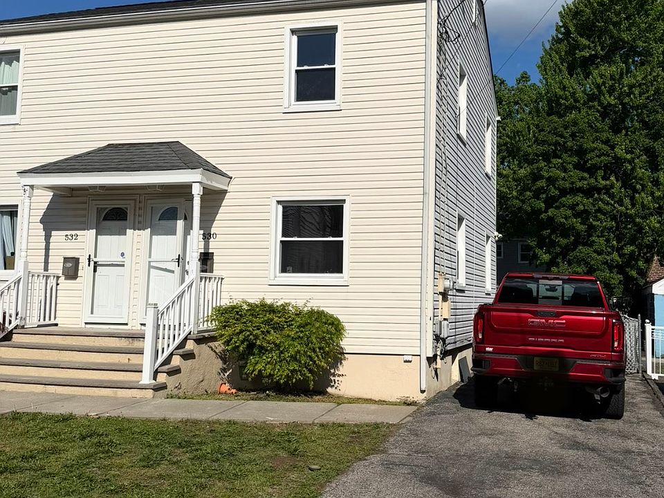 1st image of 530 Olive Pl