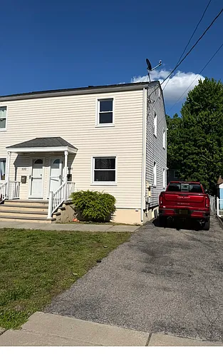 530 Olive Pl Photo 1