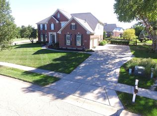 4273 Royal Parks Dr, Mason, OH 45040