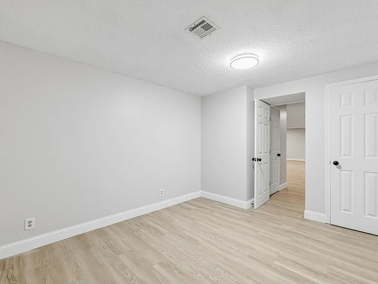 311 N Rutgers St — Photo 29