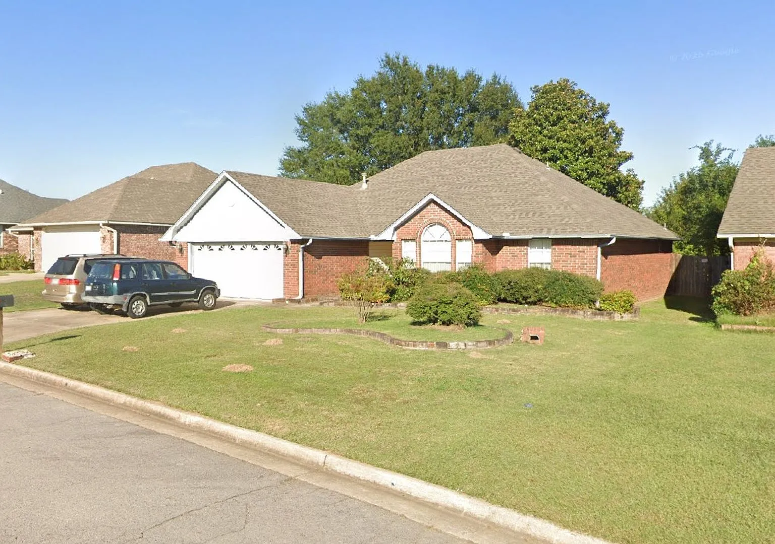 * Move-In Special * Brick Home for Lease! - 3 Bed, 2 Bath, 2 Car Garage near Ben Geren Public Gol... — Photo 1