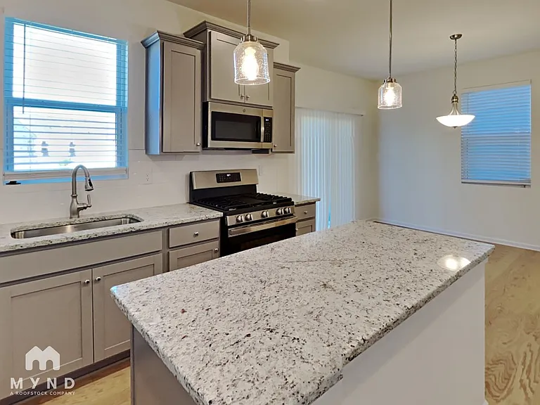 1568 Banham Dr — Photo 3
