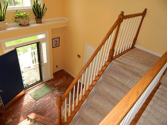 2nd image of 10458 Oak Cottage Dr