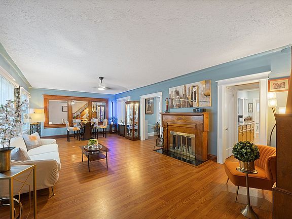 4th image of 111-20 199th St