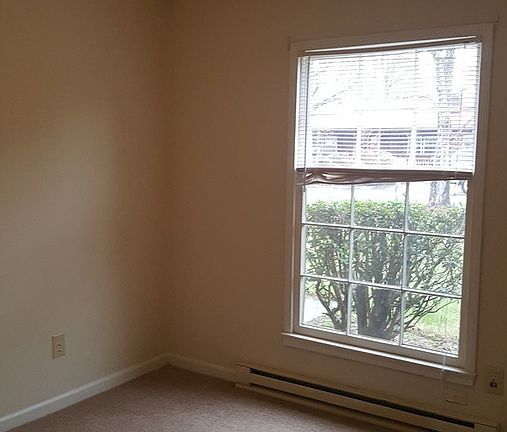 5th image of 801 Munster Ave