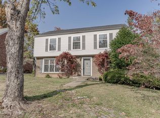 8111 Huntsman Trl, Louisville, KY