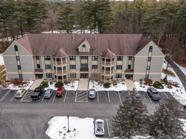 11 Bartemus Trail #302, Nashua, NH 03063