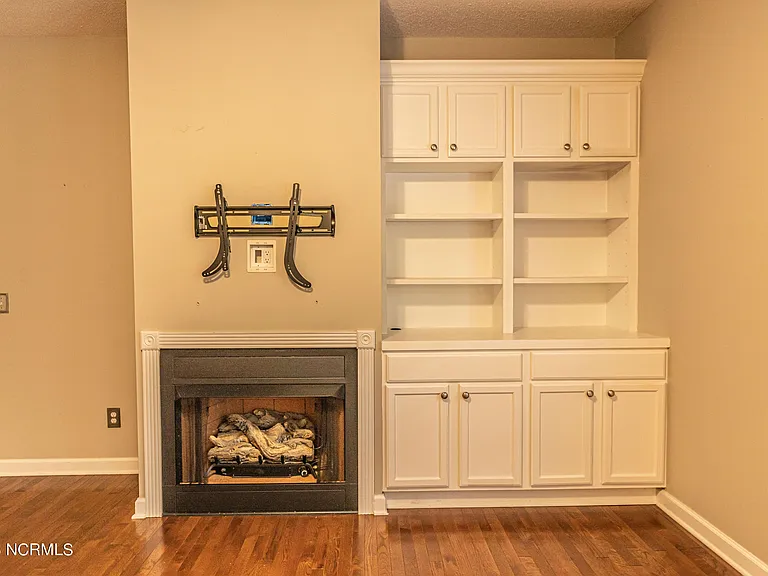 465 Crestview Rd — Photo 36