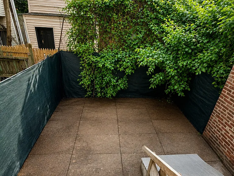 828 E Cornwall St — Photo 26