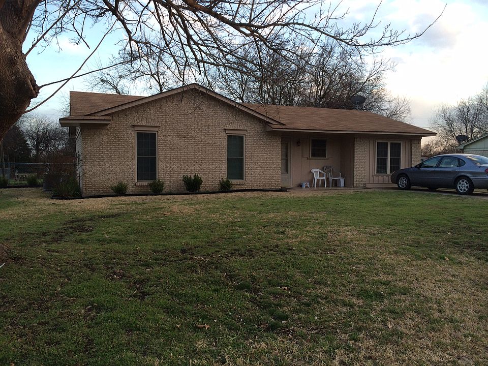 1st image of 113 Sandy Ln