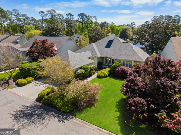 7 Riding Ln, Savannah, GA 31411