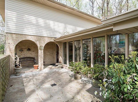 4th image of 2427 Wood Creek Ct