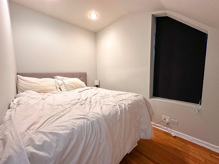 2126 N Damen Ave — Photo 7