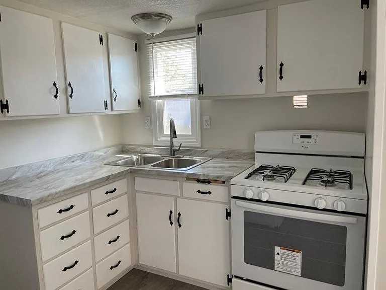 3660 Olive St — Photo 2