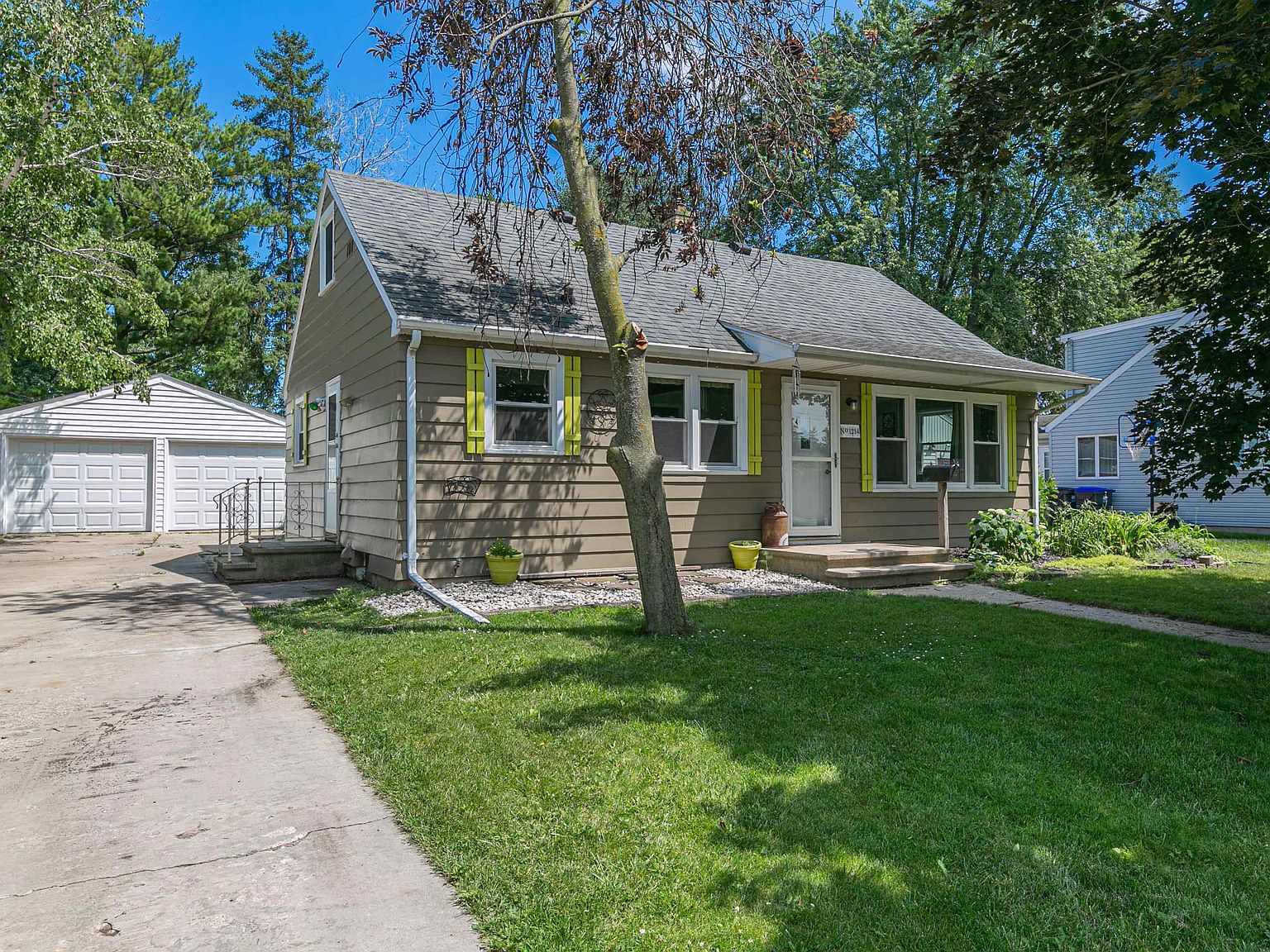 1214 Maple St, Neenah, WI 54956 Zillow