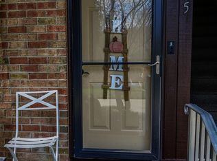 615 Cricket Ln, Woodbridge, NJ 07095
