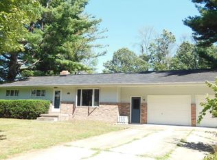 4560 N Island Dr, Sanford, MI 48657