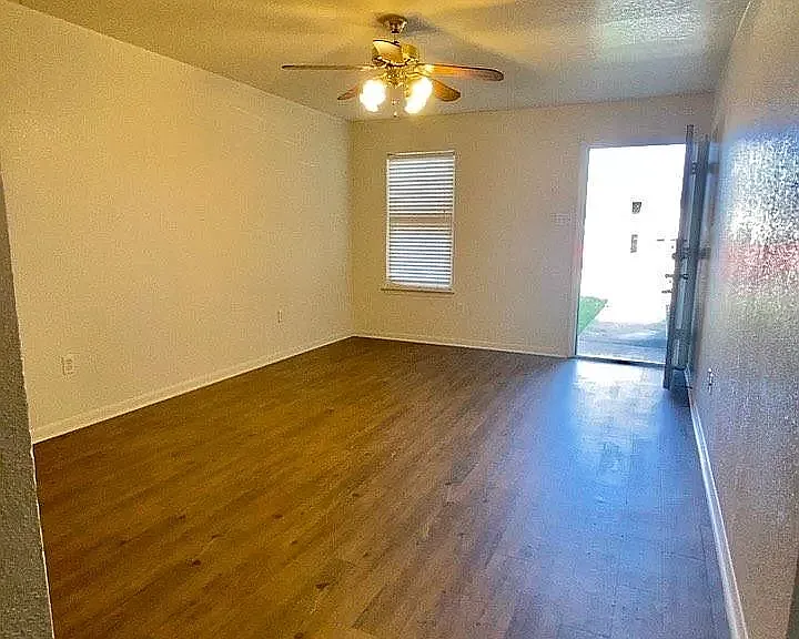 1008 Circle M Dr #D — Photo 21