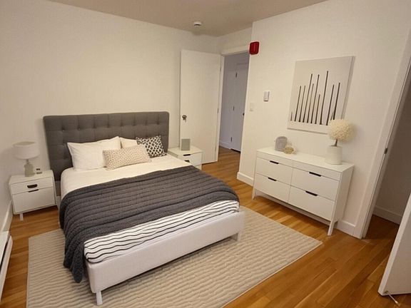 3rd image of 19 Park Ave APT 4