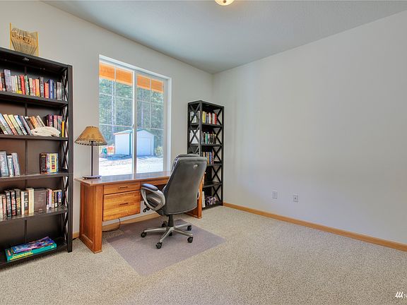 Den/Office - perfect for working from home!>