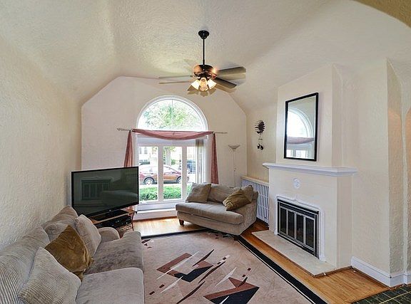 5th image of 3643 N Nora Ave