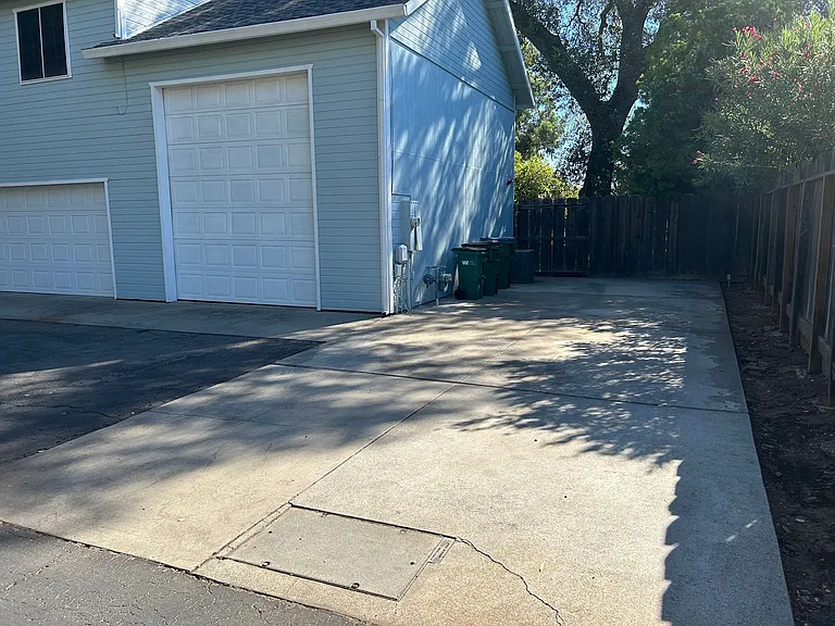 1661 Manzanita Ave — Photo 37
