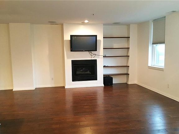 3rd image of 110 E Washington St Ste 501
