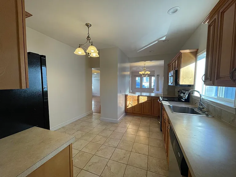 24 Frederick Ave #24 — Photo 7