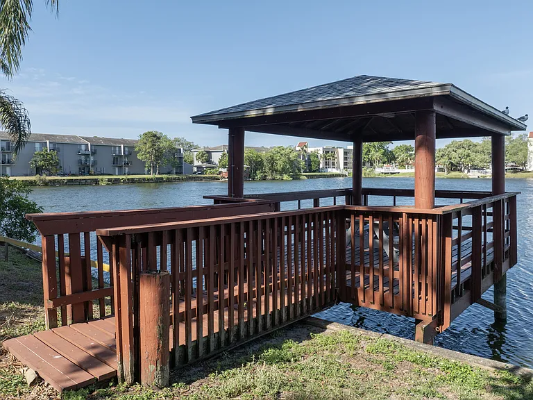 Lakes at Largo Apartments — Photo 11