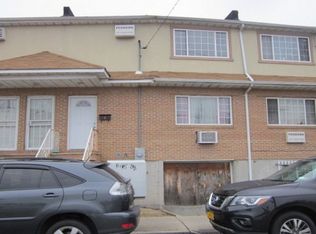 2804 Brookhaven Ave, Queens, NY 11691