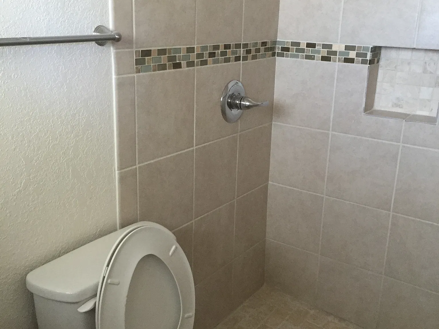 3 bed, 2069 sqft, $1,450 — Photo 4